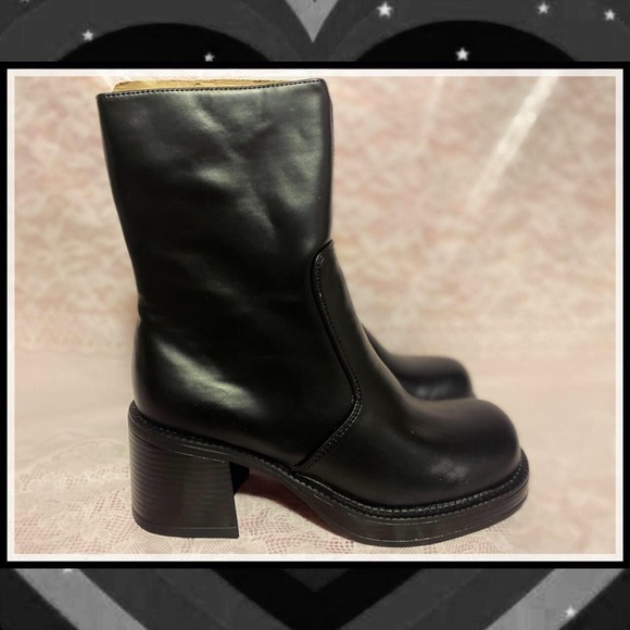 Vintage 90s Chunky Platform Boots - Picture 2 of 3
